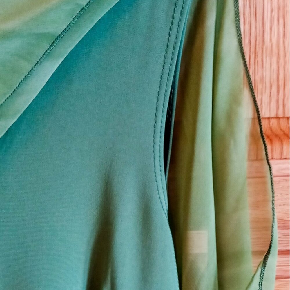 Studio 1940 Vintage Flowy Silky Sage Green Sleeveless Light & Airy Blouse - Picture 11 of 14